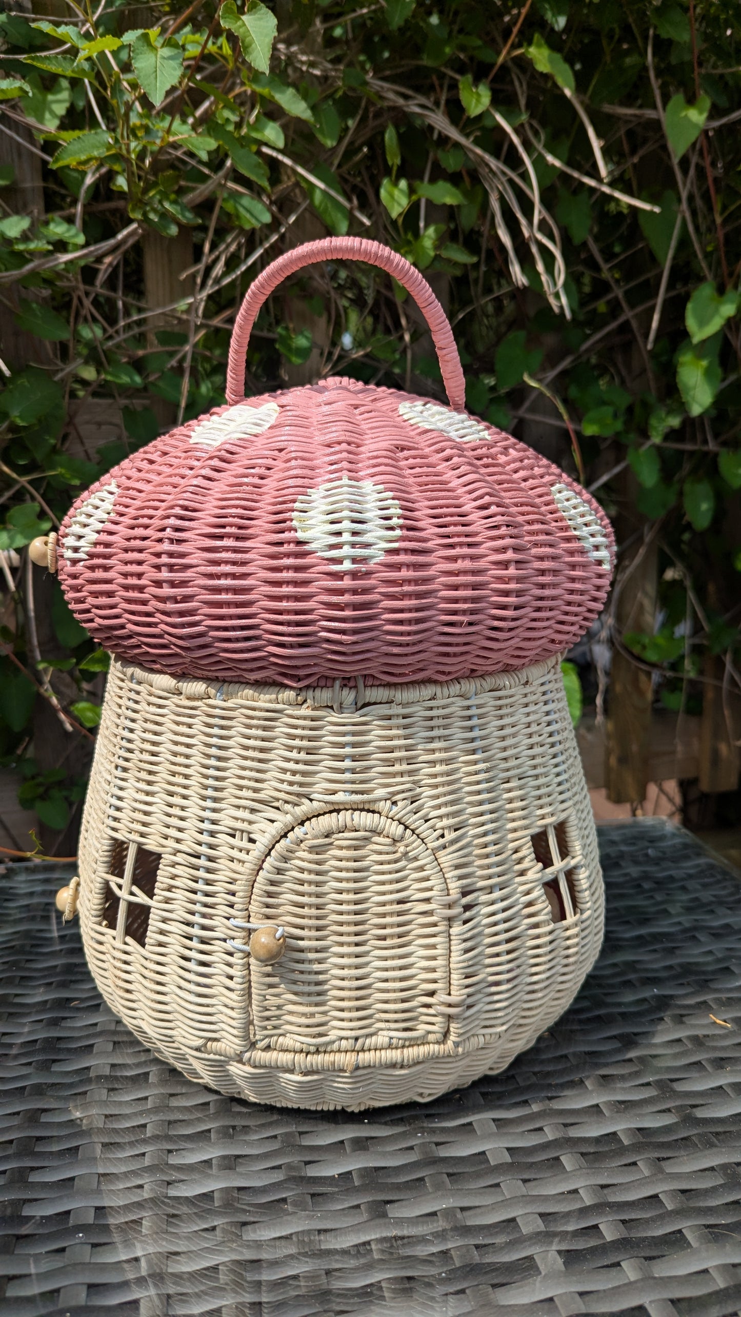 Mushroom Doll House – Musk