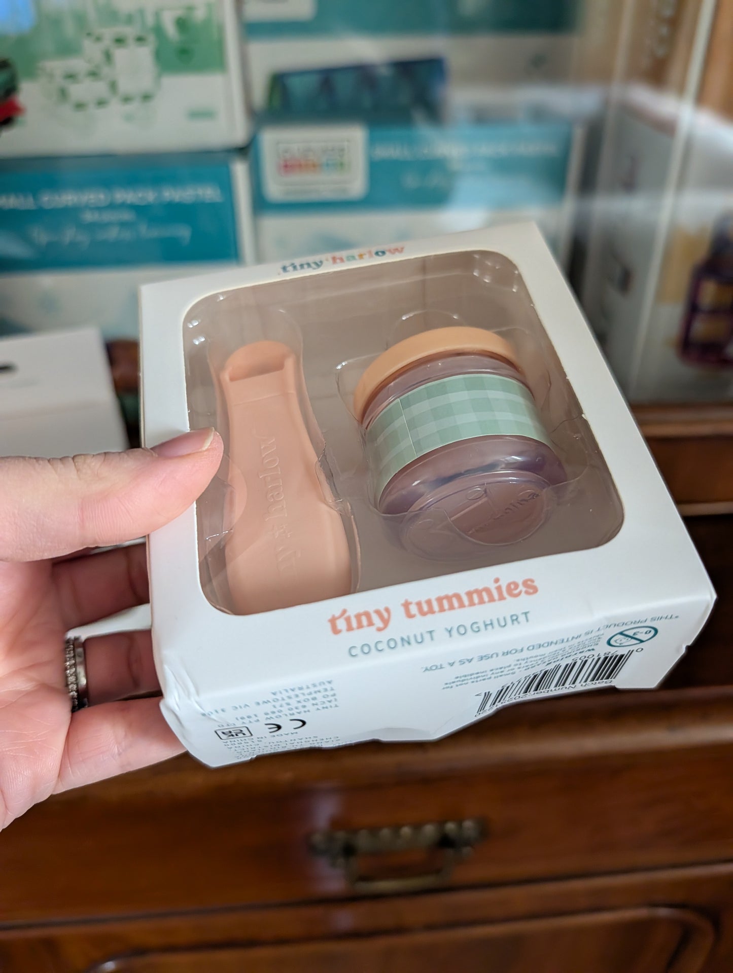 Tiny Harlow coconut - damaged packaging