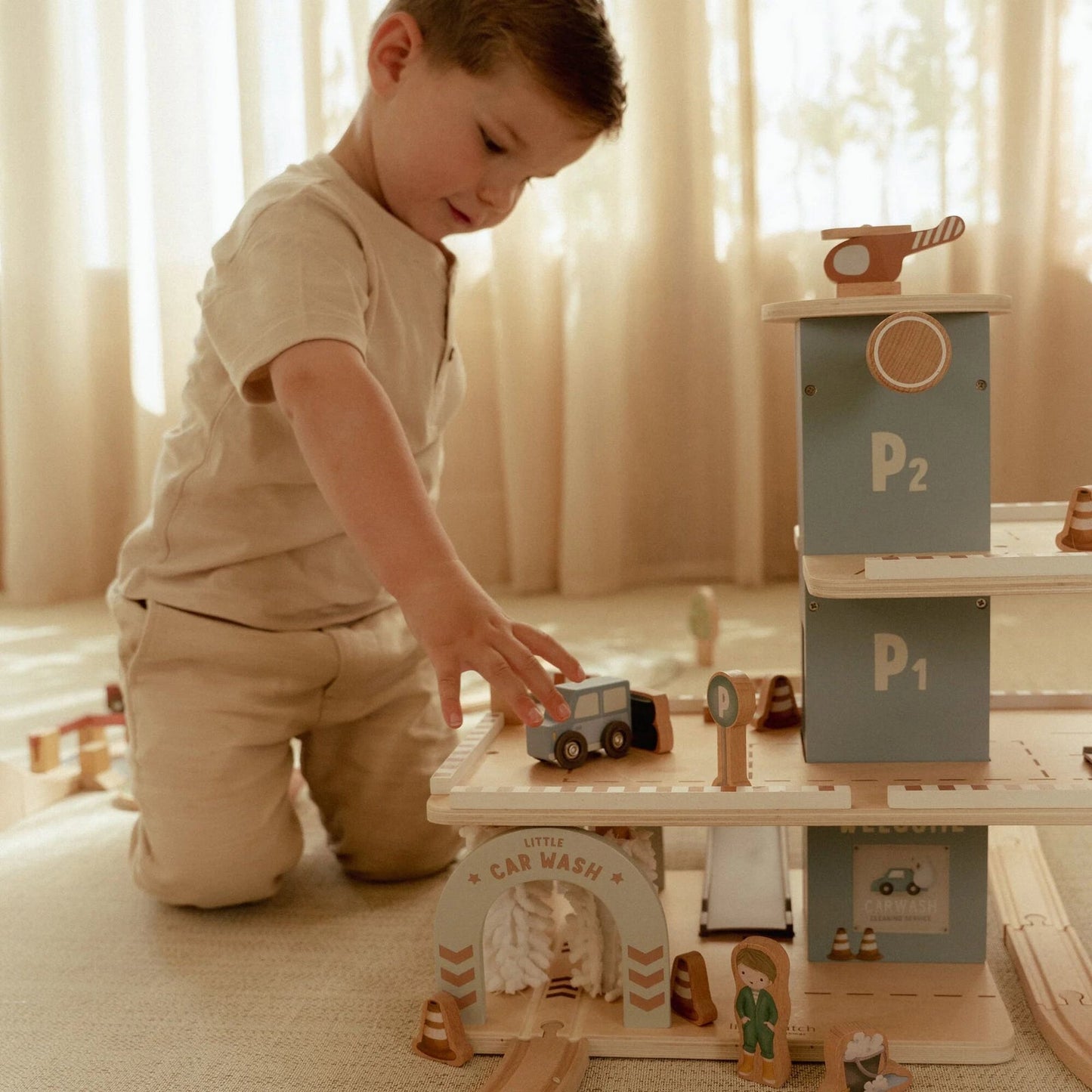 Wooden parking garage – Blue – Essentials