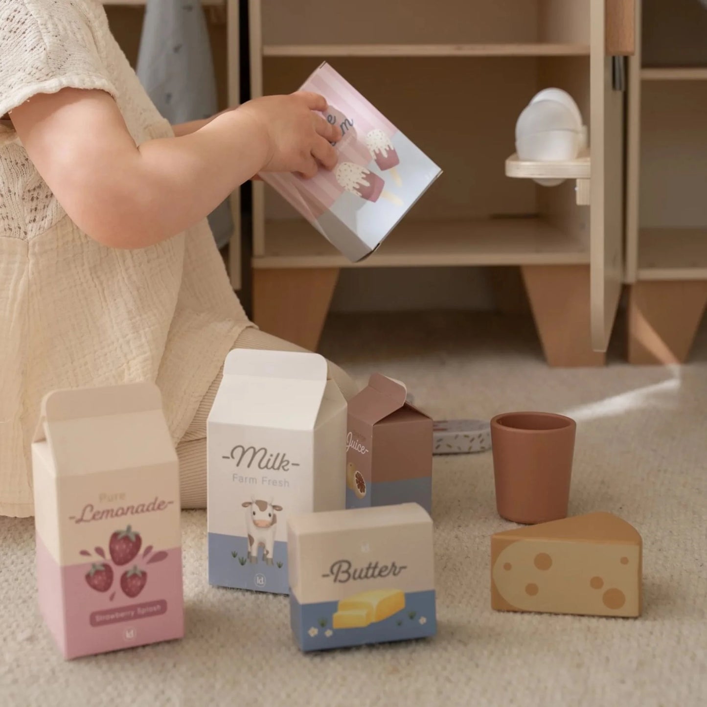 Little Dutch Wooden Fridge & accessories