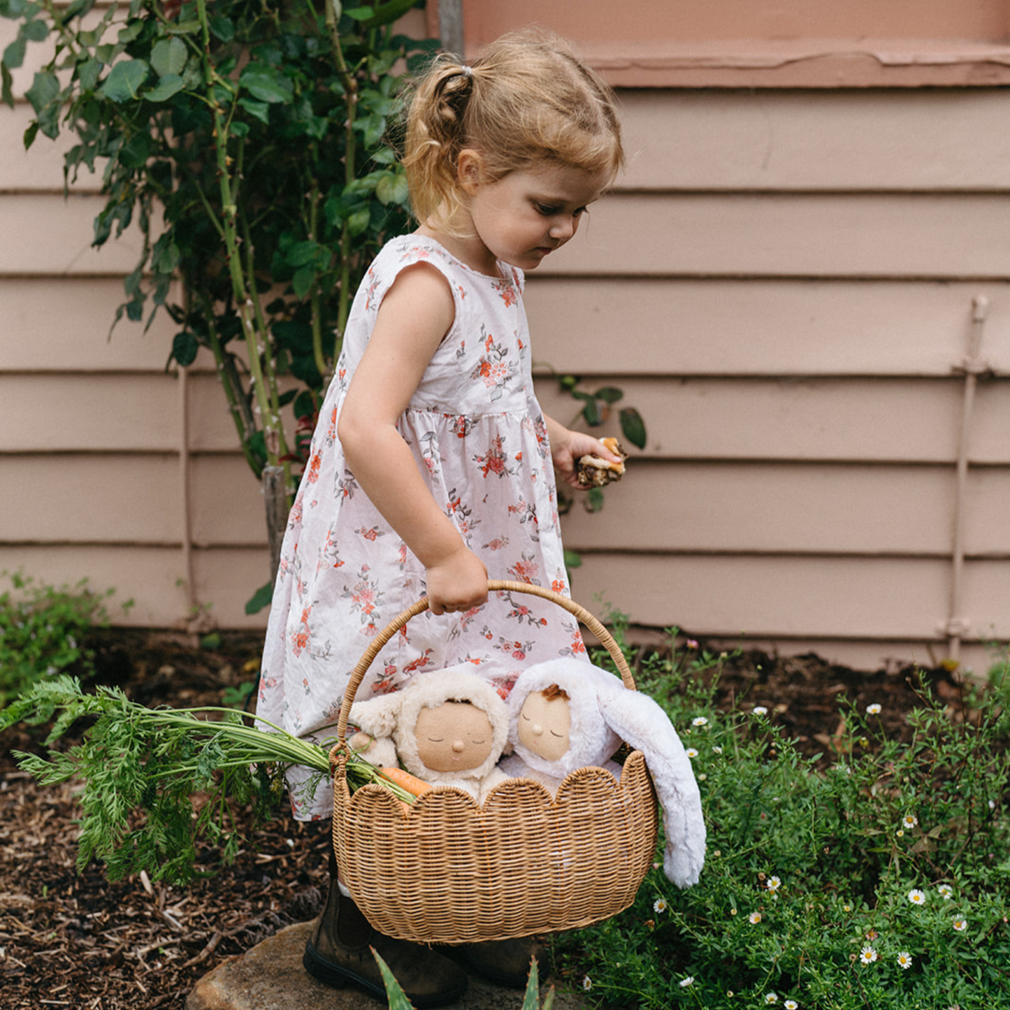 Petal Basket - Natural