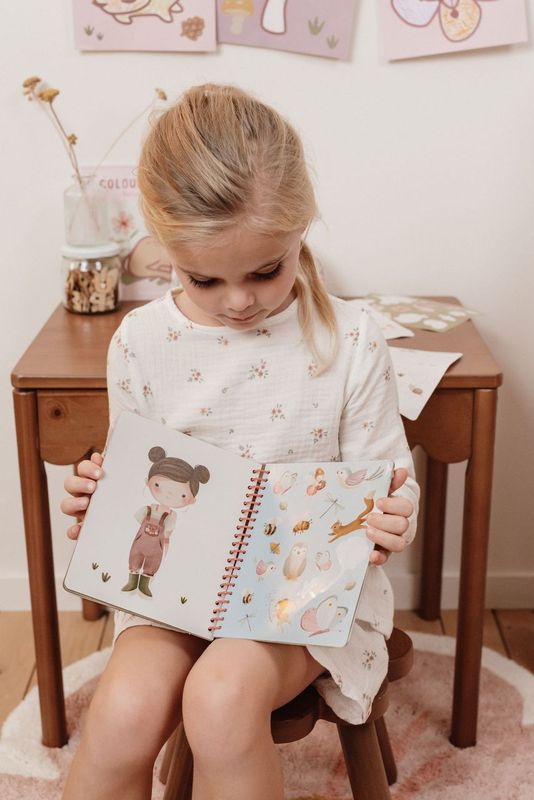 Dress me up book - Fairy Garden