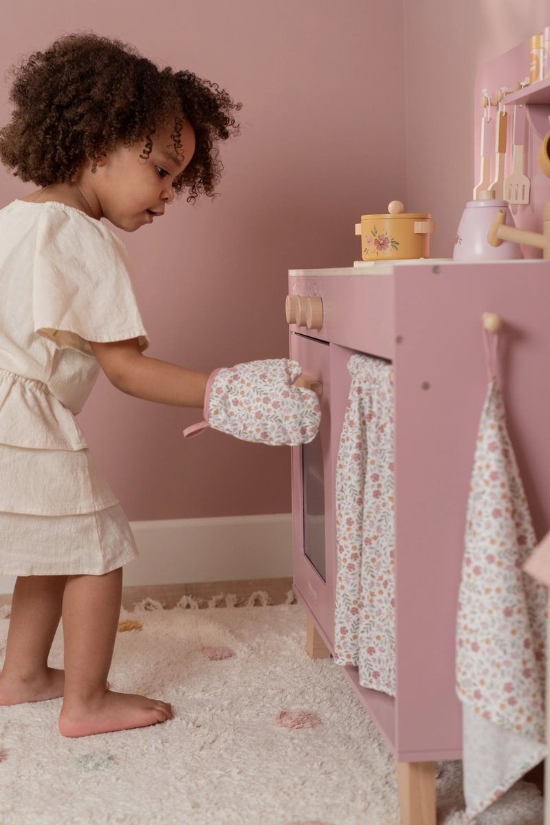 Wooden play kitchen Pink FSC Limited Edition